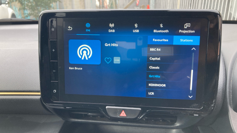 Toyota Yaris Cross 1.5 Hybrid Dynamic AWD 5dr CVT Hybrid Estate